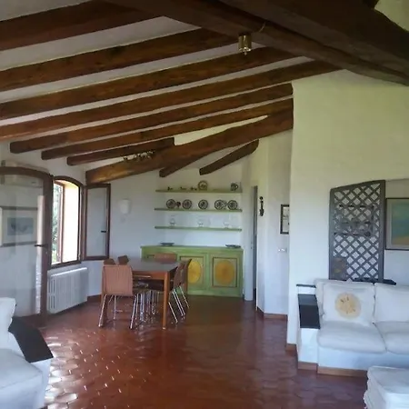 Villa Ampia Villa tranquilla con posto barca privato